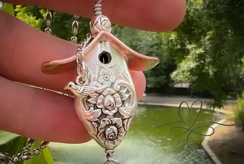 🔥⏰✨The 1951 "Magnolia" Birdhouse Necklace - Image 1