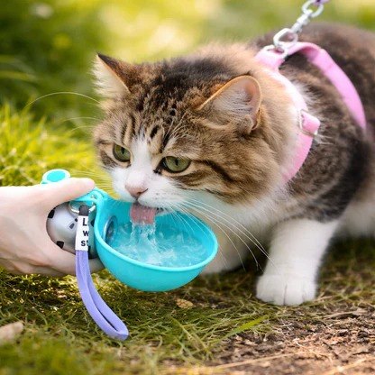 2-in-1 Portable Dog & Cat Water Bottle thumbnail 10
