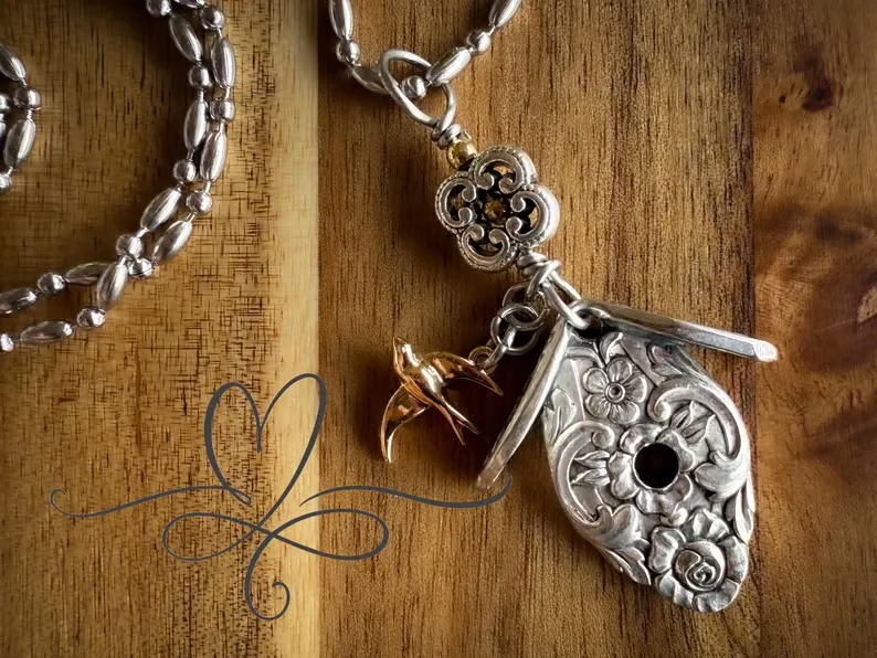 2026 Summer Hot Sale – 50% OFF🔥The 1951 "Magnolia" Birdhouse Necklace thumbnail 4
