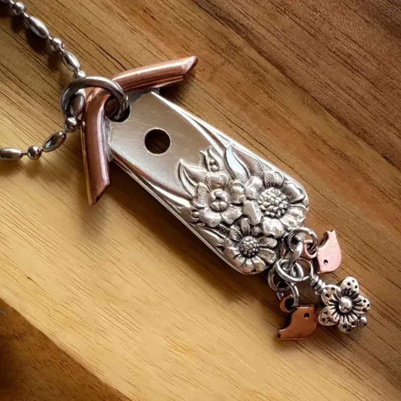 2026 Summer Hot Sale – 50% OFF🔥The 1951 "Magnolia" Birdhouse Necklace thumbnail 6